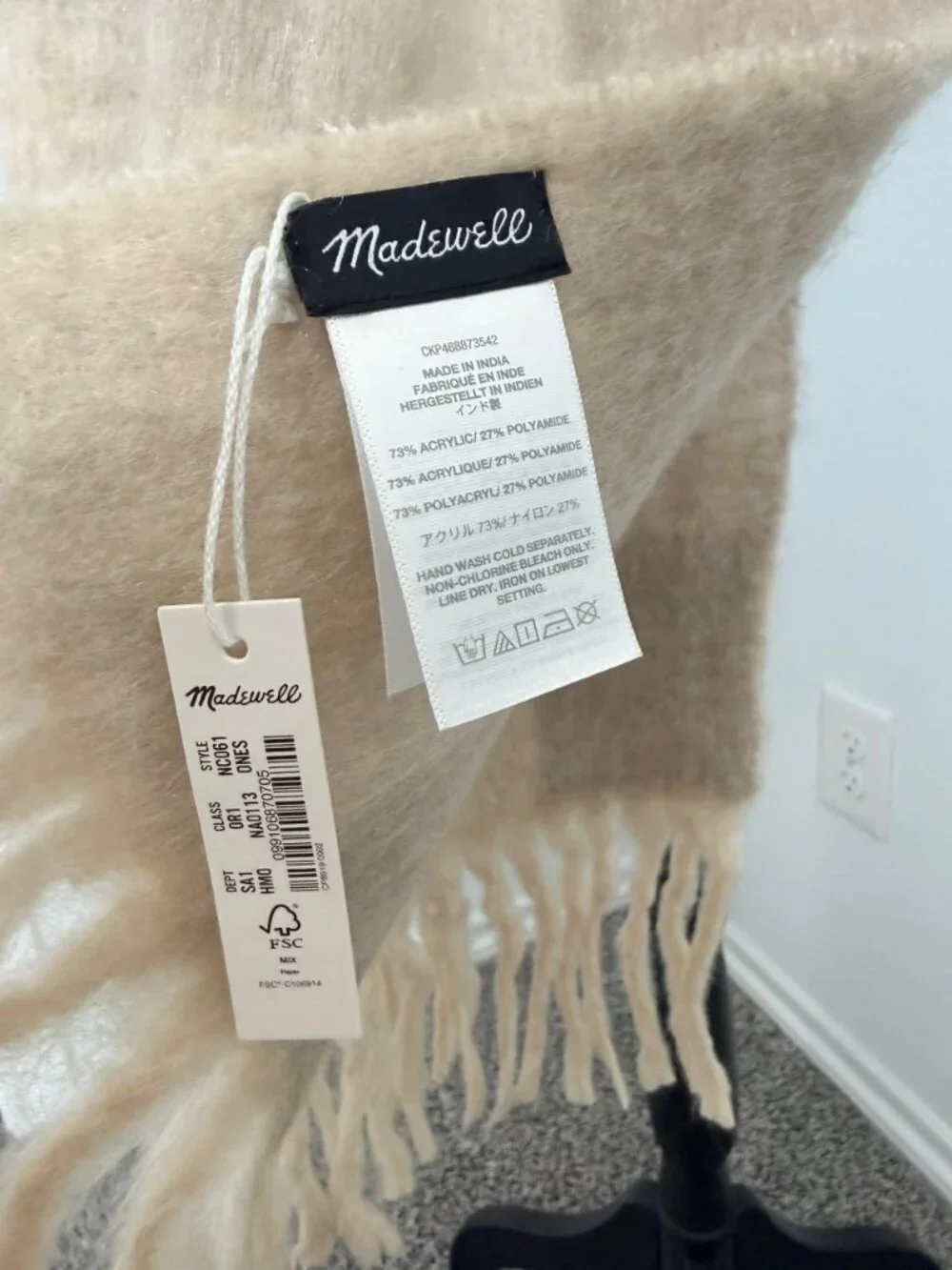 Madewell NWT Beige/Cream Plaid Fringe Blanket Scarf - 78